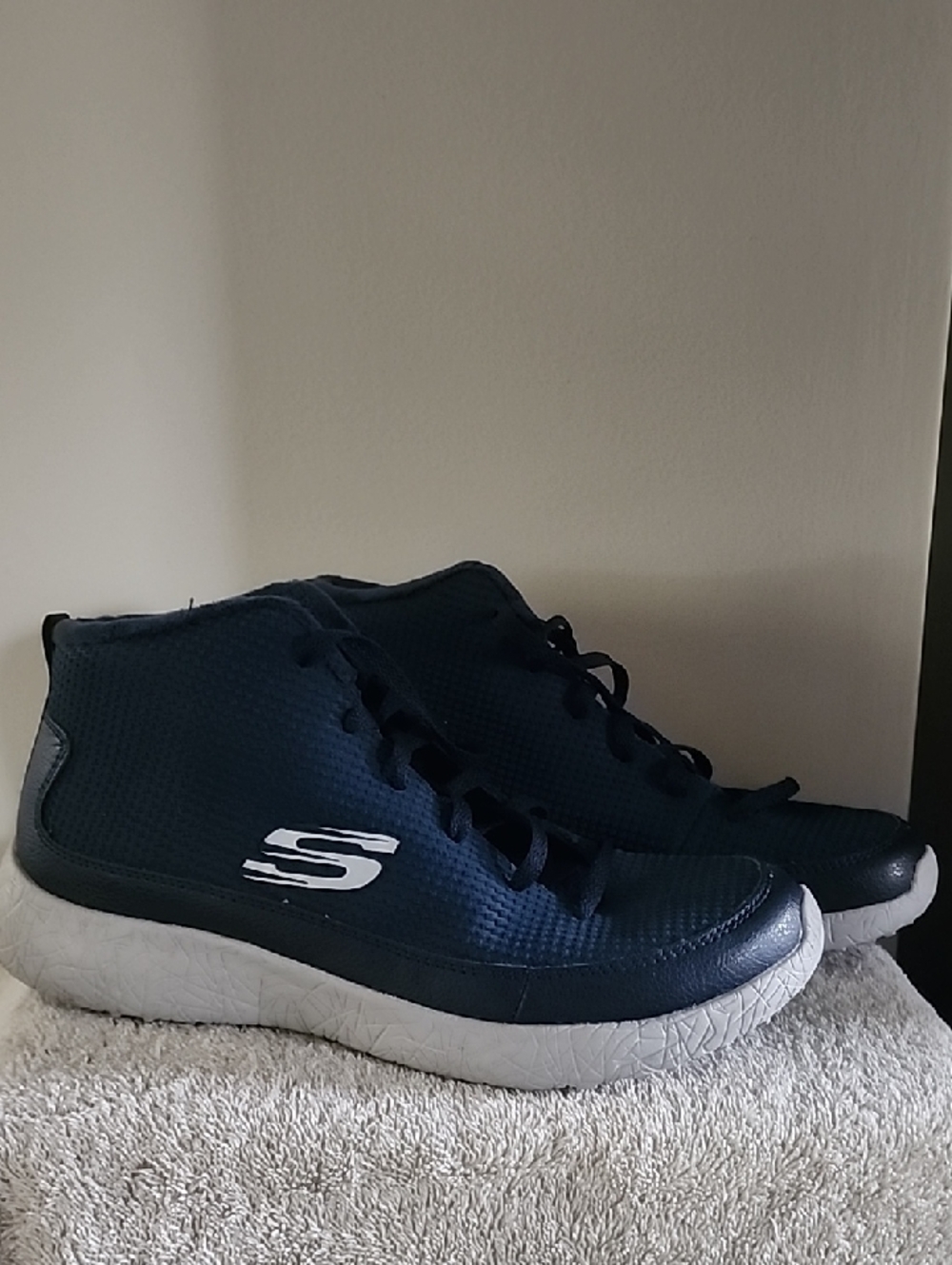 Skechers Burst Play It Cool Womens High Top Sneakers SIZE 9